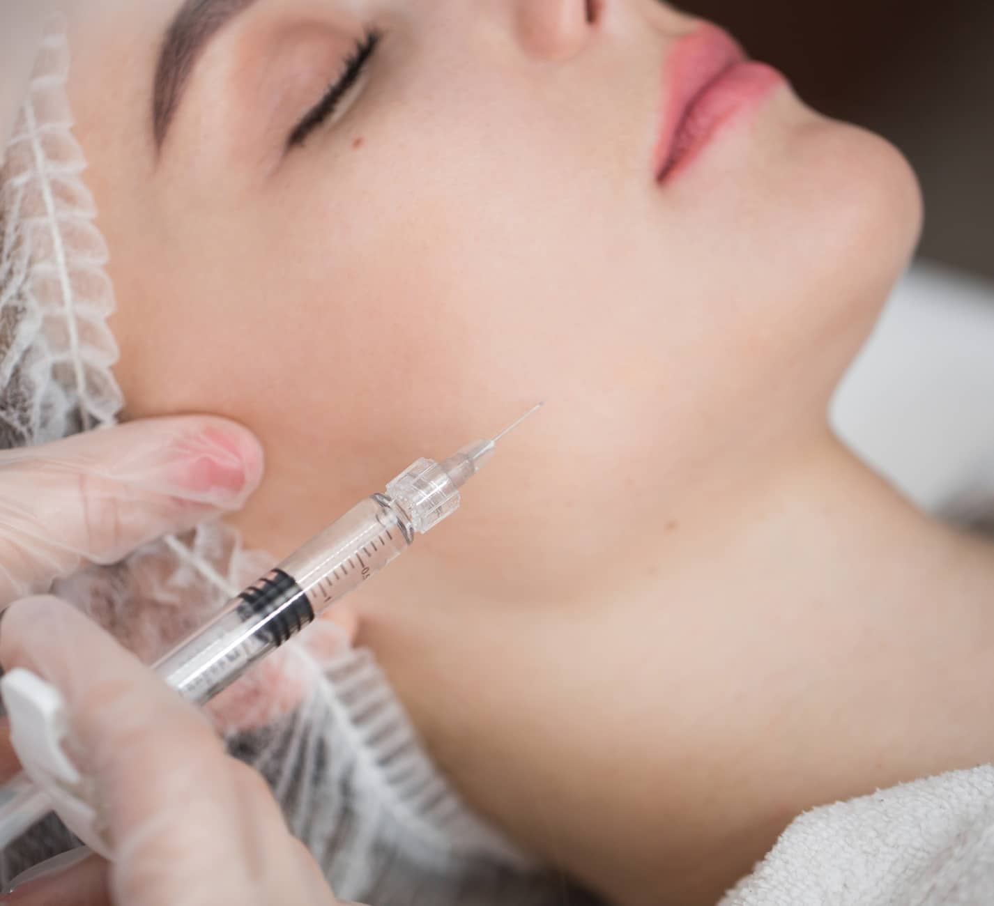 Acide hyaluronique ovale du visage à Gonesse | Prix acide hyaluronique visage | Institut R.E.N